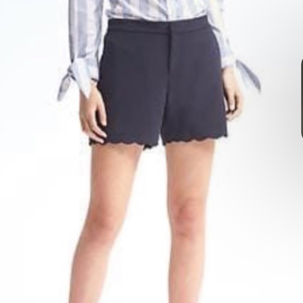 NWT Banana Republic Navy Blue Scalloped Shorts Size 6
